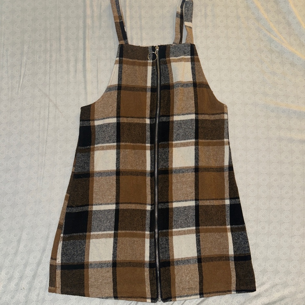 Woman’s jumper dress.